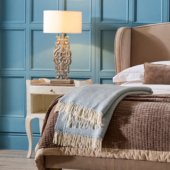 Arabesque lamp sorbonne bedside table velvet bedspread wool throw